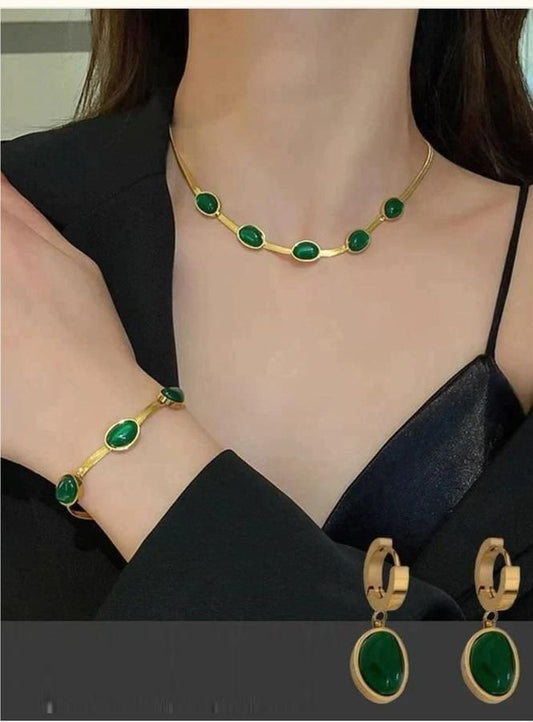 Mello Nest Oval Green Crystal Pendant Necklace and Bracelet Jewelry Set